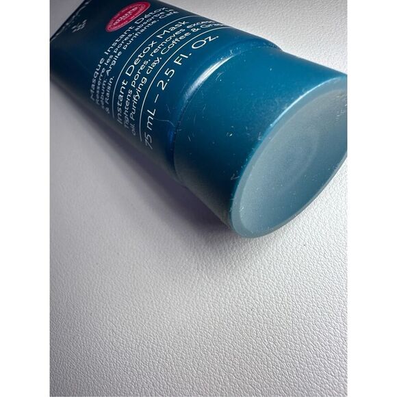 Caudalie Pore Minimizing Instant Detox Mask 75ml - Picture 3 of 5